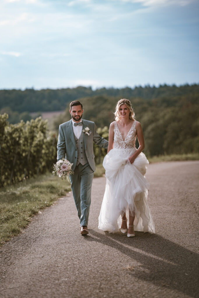 Hochzeitsfotografie genießen, spaß am Brautpaarfotoshooting